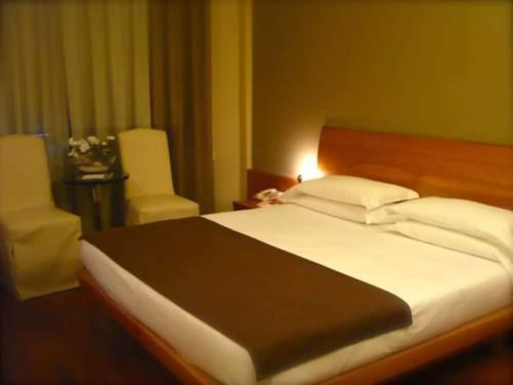 Hotel Leopardi Verona Esterno foto